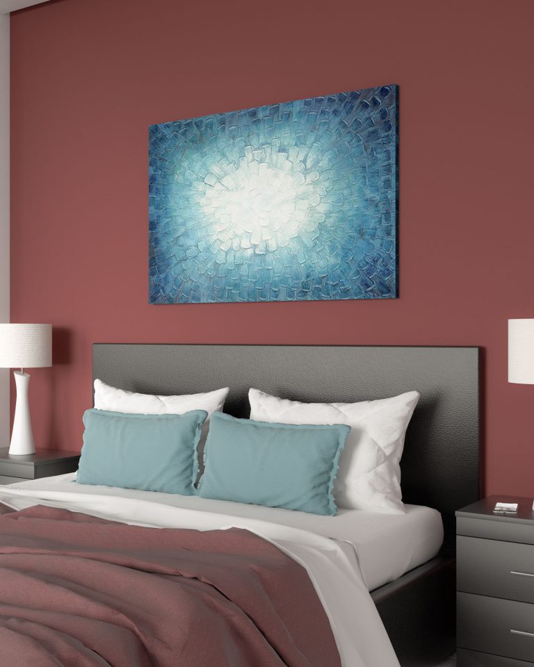 7 Captivating Colors That Complement Maroon Walls